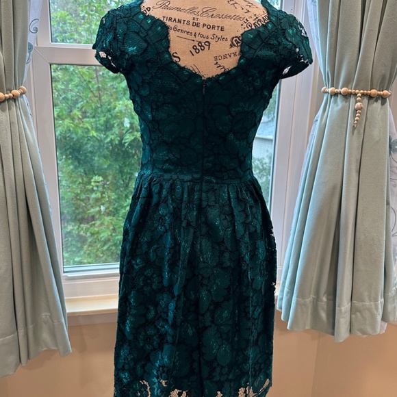 Betsy Johnson Emerald Green Lace Cocktail Dress - Picture 7 of 8